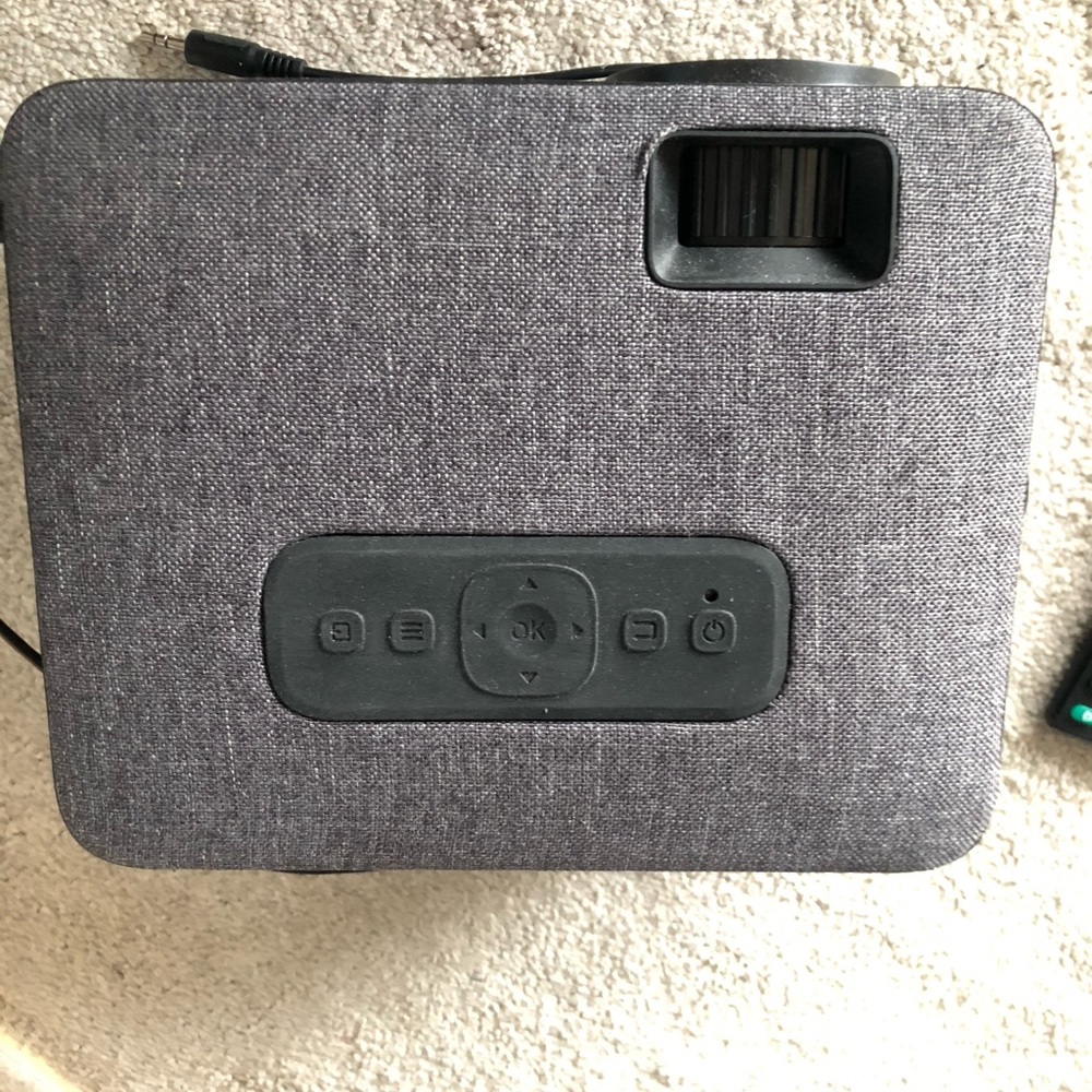 Portable Projector - Picture 2 of 3